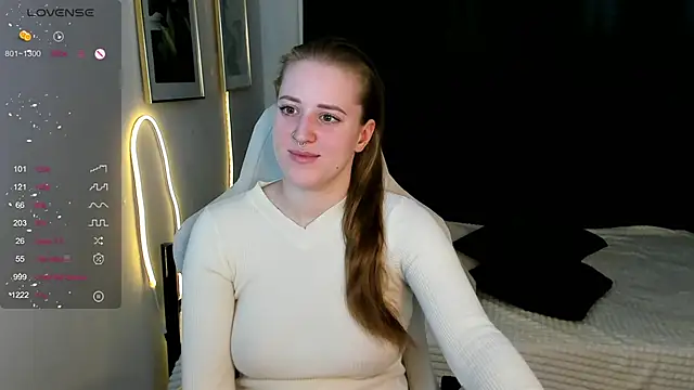 Snapshot of Alice_Cire chatting on 21, 3, 2026 Alice Cire online show from 21, 3, 2026