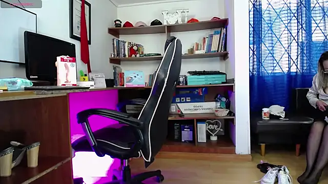 GretaVoss  online show from 27, 10, 2025