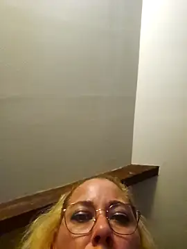 misscokine666 online show from 3, 10, 2025