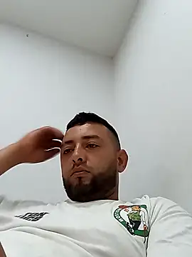 Snapshot of angelitocalientico chatting on 15, 4, 2026 angelitocalientico online show from 15, 4, 2026