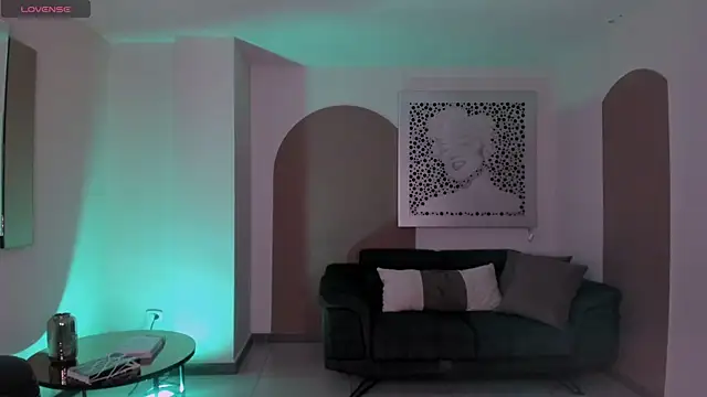 Snapshot of SussyBellX chatting on 7, 11, 2025 SussyBellX online show from 7, 11, 2025