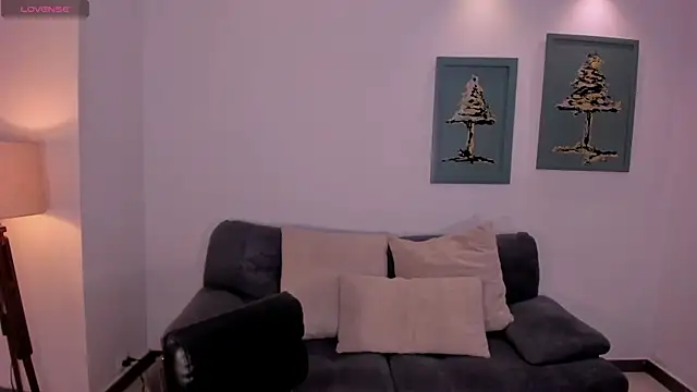 Snapshot of SussyBellX chatting on 18, 11, 2025 SussyBellX online show from 18, 11, 2025