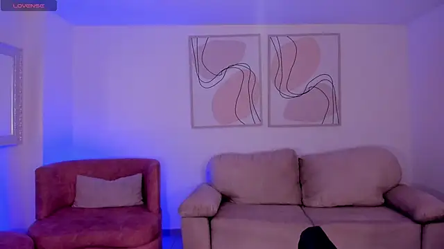 Snapshot of SussyBellX chatting on 25, 11, 2025 SussyBellX online show from 25, 11, 2025