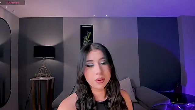 Snapshot of MayaMoretti_ chatting on 13, 5, 2026 MayaMoretti online show from 13, 5, 2026