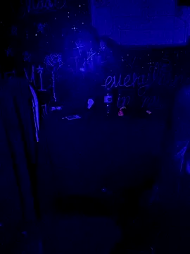 Snapshot of johnboones10 chatting on 27, 11, 2025 johnboones10 online show from 27, 11, 2025