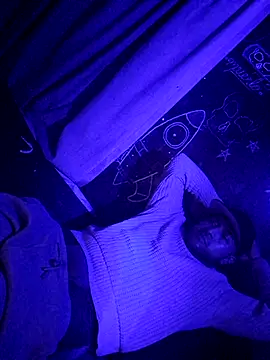 Snapshot of johnboones10 chatting on 21, 12, 2025 johnboones10 online show from 21, 12, 2025