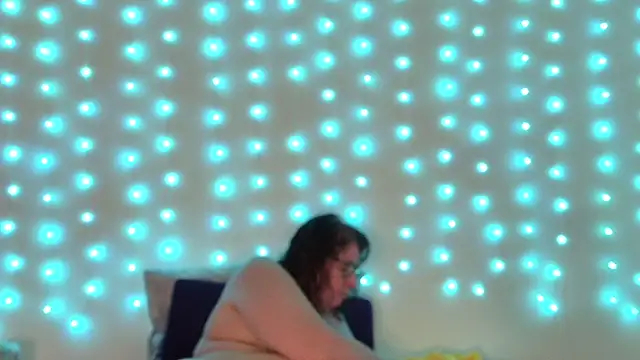 luvely gurl online show from 2, 5, 2026