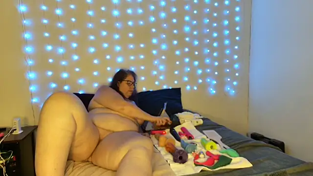 Snapshot of luvely_gurl chatting on 5, 6, 2026 luvely gurl online show from 5, 6, 2026