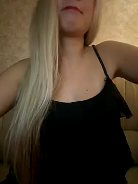 Snapshot of Nikihot__ chatting on 13, 10, 2025 Nikihot online show from 13, 10, 2025