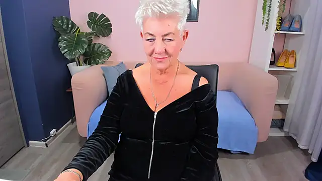 HotandMature online show from 7, 11, 2025