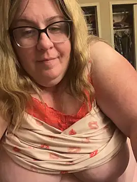sexymommy1988 online show from 5, 5, 2026
