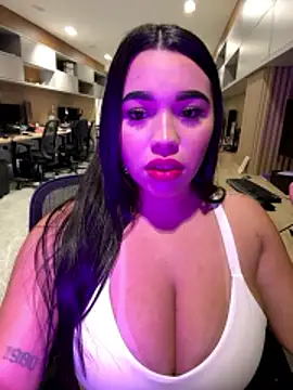 Snapshot of SofiaWildee chatting on 8, 1, 2026 SofiaWildee online show from 8, 1, 2026