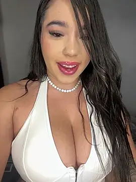 Snapshot of SofiaWildee chatting on 1, 3, 2026 SofiaWildee online show from 1, 3, 2026