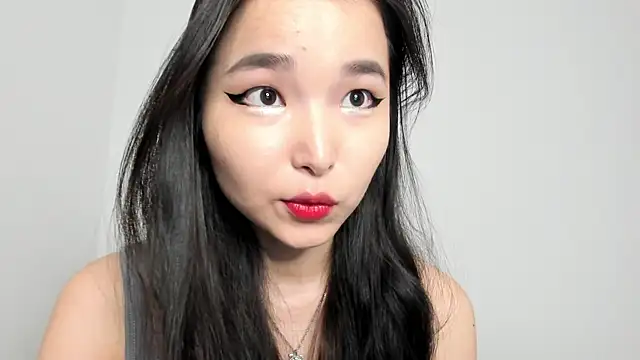 Snapshot of Soyun_Mia chatting on 15, 12, 2025 Soyun Mia online show from 15, 12, 2025