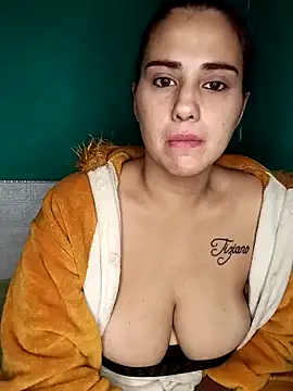 Snapshot of kariciasecreta chatting on 8, 4, 2026 kariciasecreta online show from 8, 4, 2026