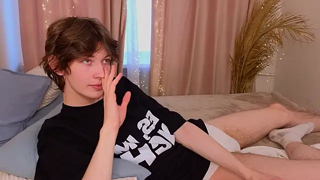 Snapshot of _Den1s_ chatting on 10, 2, 2026 Den1s online show from 10, 2, 2026