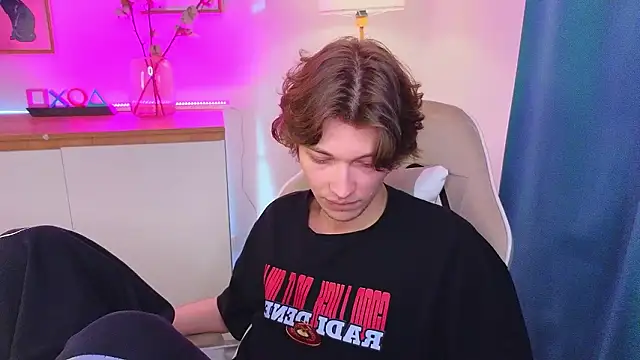 Snapshot of _Den1s_ chatting on 21, 2, 2026 Den1s online show from 21, 2, 2026