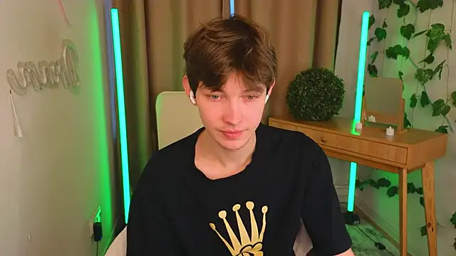 Snapshot of _Den1s_ chatting on 27, 2, 2026 Den1s online show from 27, 2, 2026