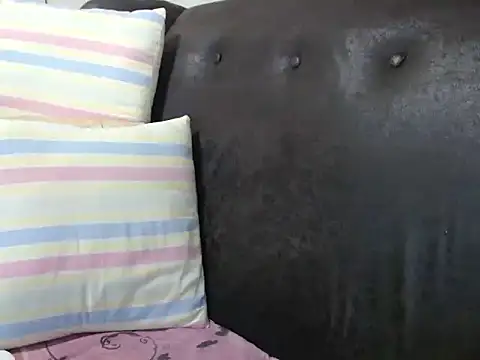 bustylaura4u online show from 24, 6, 2026