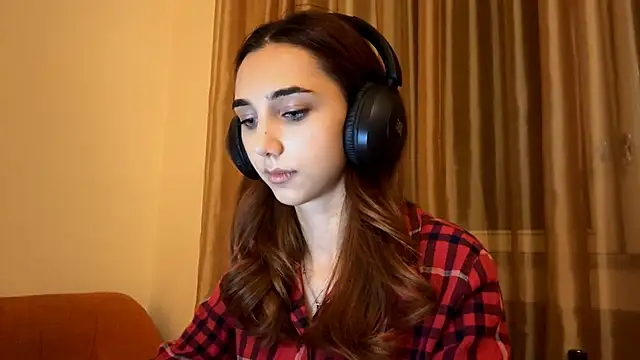 Snapshot of LinaMour chatting on 17, 9, 2025 LinaMour online show from 17, 9, 2025