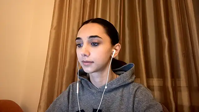 Snapshot of LinaMour chatting on 25, 9, 2025 LinaMour online show from 25, 9, 2025