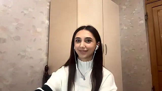 Snapshot of LinaMour chatting on 11, 10, 2025 LinaMour online show from 11, 10, 2025