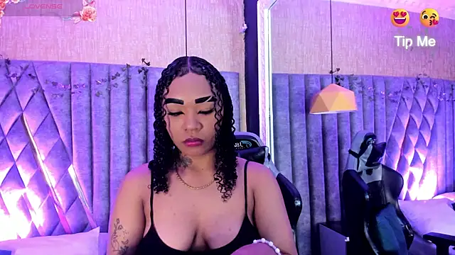SkylerBloomm online show from 25, 7, 2026