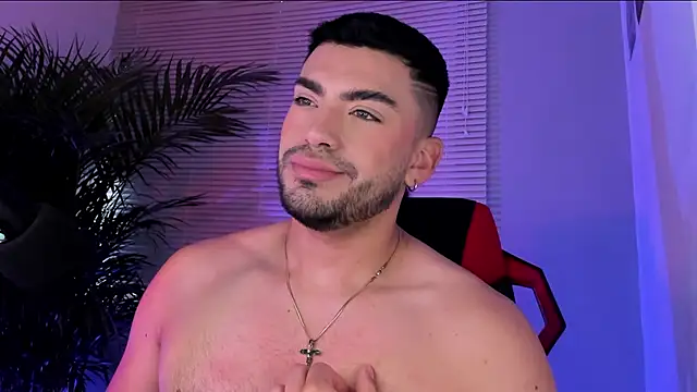 Snapshot of Alexander_Diiaz chatting on 10, 9, 2025 Alexander Diiaz online show from 10, 9, 2025