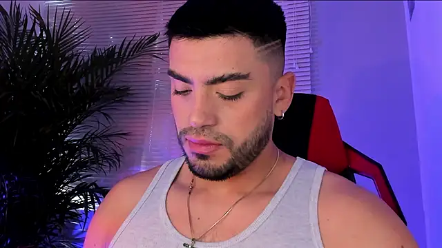 Snapshot of Alexander_Diiaz chatting on 16, 9, 2025 Alexander Diiaz online show from 16, 9, 2025