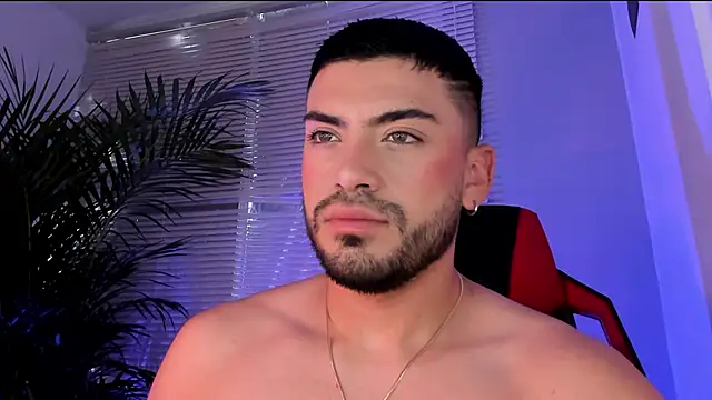 Snapshot of Alexander_Diiaz chatting on 3, 10, 2025 Alexander Diiaz online show from 3, 10, 2025