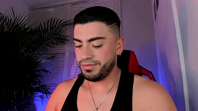 Snapshot of Alexander_Diiaz chatting on 7, 10, 2025 Alexander Diiaz online show from 7, 10, 2025