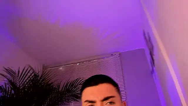 Snapshot of Alexander_Diiaz chatting on 9, 10, 2025 Alexander Diiaz online show from 9, 10, 2025