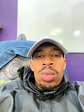 Snapshot of fitsexyman chatting on 9, 9, 2025 fitsexyman online show from 9, 9, 2025