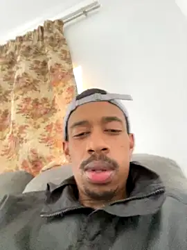 Snapshot of fitsexyman chatting on 24, 9, 2025 fitsexyman online show from 24, 9, 2025