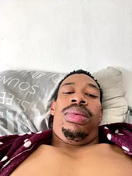 Snapshot of fitsexyman chatting on 28, 9, 2025 fitsexyman online show from 28, 9, 2025