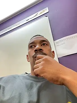 Snapshot of fitsexyman chatting on 26, 11, 2025 fitsexyman online show from 26, 11, 2025