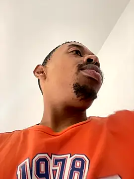 Snapshot of fitsexyman chatting on 1, 12, 2025 fitsexyman online show from 1, 12, 2025