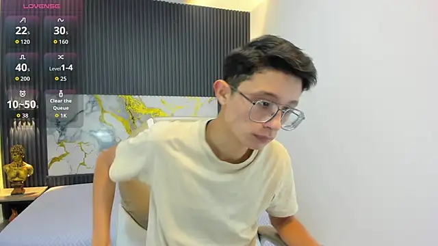 SantiagoRusso18 online show from 23, 9, 2025