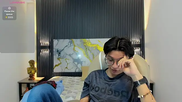 SantiagoRusso18 online show from 2, 12, 2025