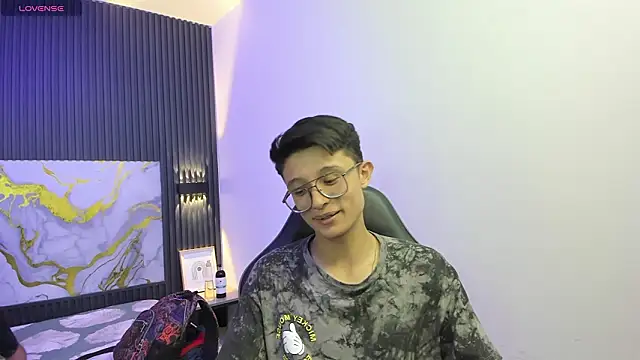 SantiagoRusso18 online show from 19, 2, 2026