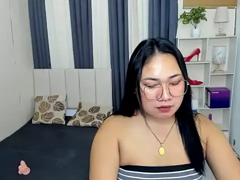 TsUncutKaren online show from 15, 1, 2026