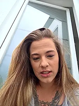 Luna Lynn online show from 6, 5, 2026