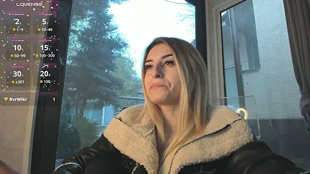 Ella Vee online show from 16, 11, 2025