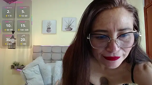  naomi s online show from 9, 6, 2026