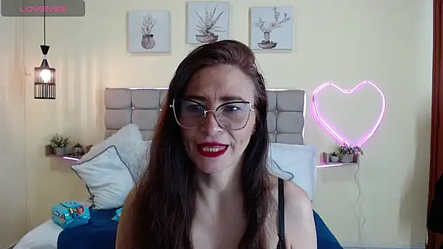  naomi s online show from 10, 6, 2026