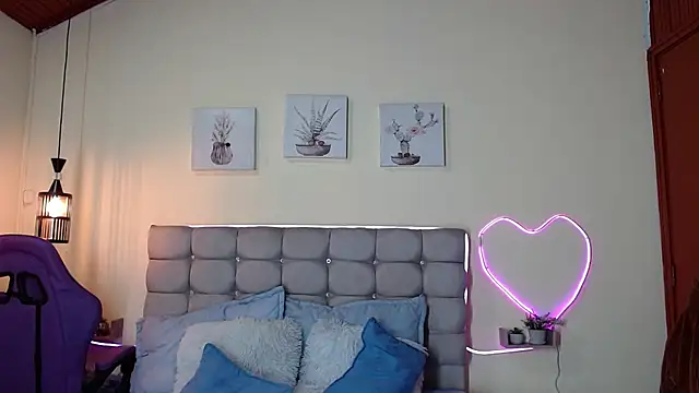  naomi s online show from 11, 7, 2026