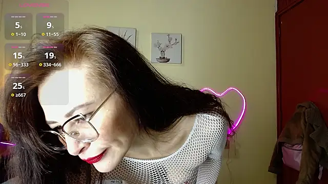  naomi s online show from 13, 7, 2026