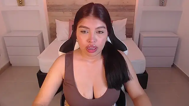 Snapshot of carriepink_ chatting on 17, 9, 2025 carriepink  online show from 17, 9, 2025