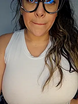 Nicoleefaith  online show from 25, 9, 2025