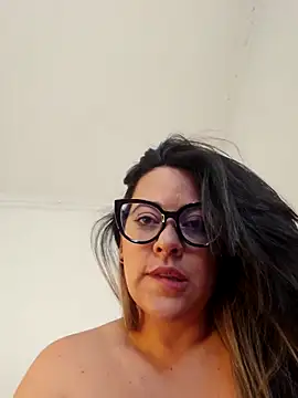 Nicoleefaith  online show from 9, 5, 2026